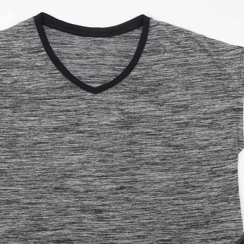 St Bernard Mens Grey Striped Polyester Pullover T-Shirt Size L V-Neck Pullover