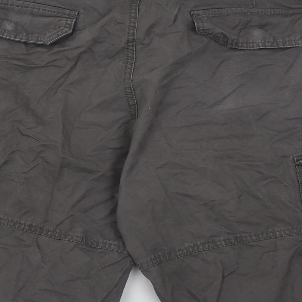 Maine Mens Grey  Cotton Cargo Shorts Size 38 L10 in Regular Button - Short