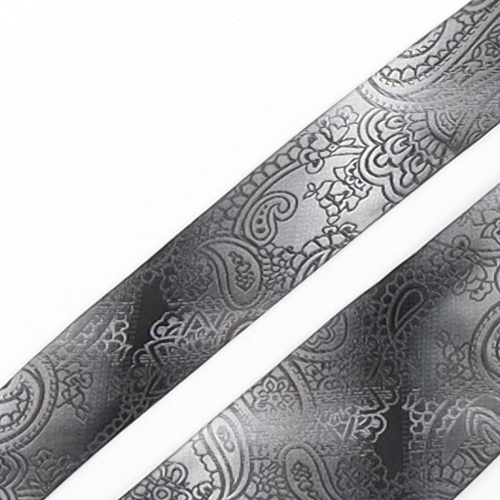 Pierre Cardin  Mens Silver Paisley Silk Pointed Tie One Size