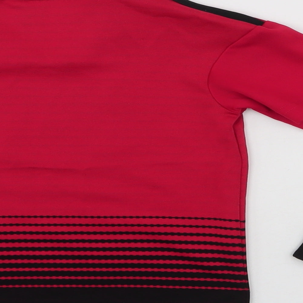 Manchester United Boys Red Striped Polyester Jersey T-Shirt Size 2-3 Years V-Neck Pullover - Shorts included