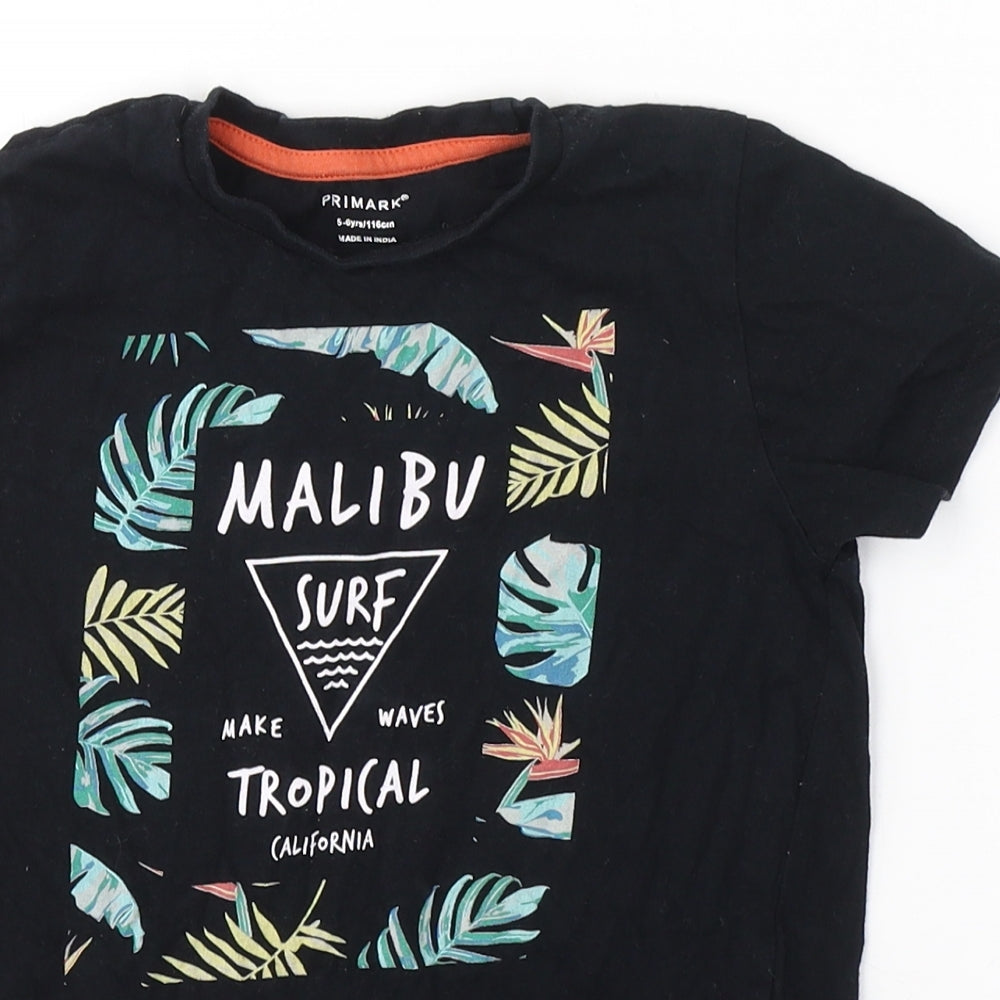 Preworn Boys Black  Cotton Pullover T-Shirt Size 5-6 Years Round Neck Pullover