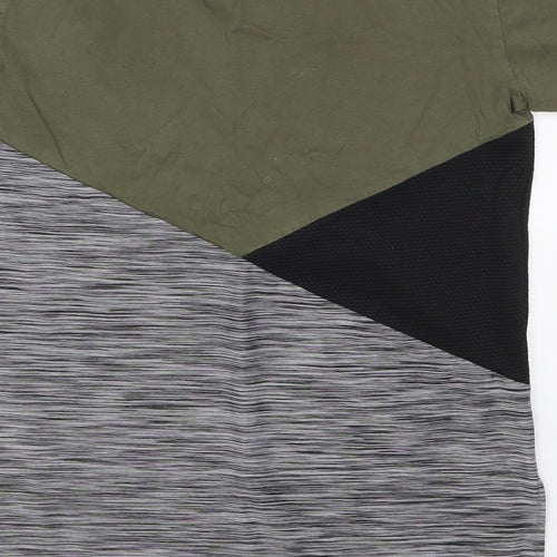 Sonneti Boys Green Colourblock Cotton Basic T-Shirt Size 12-13 Years Crew Neck Pullover