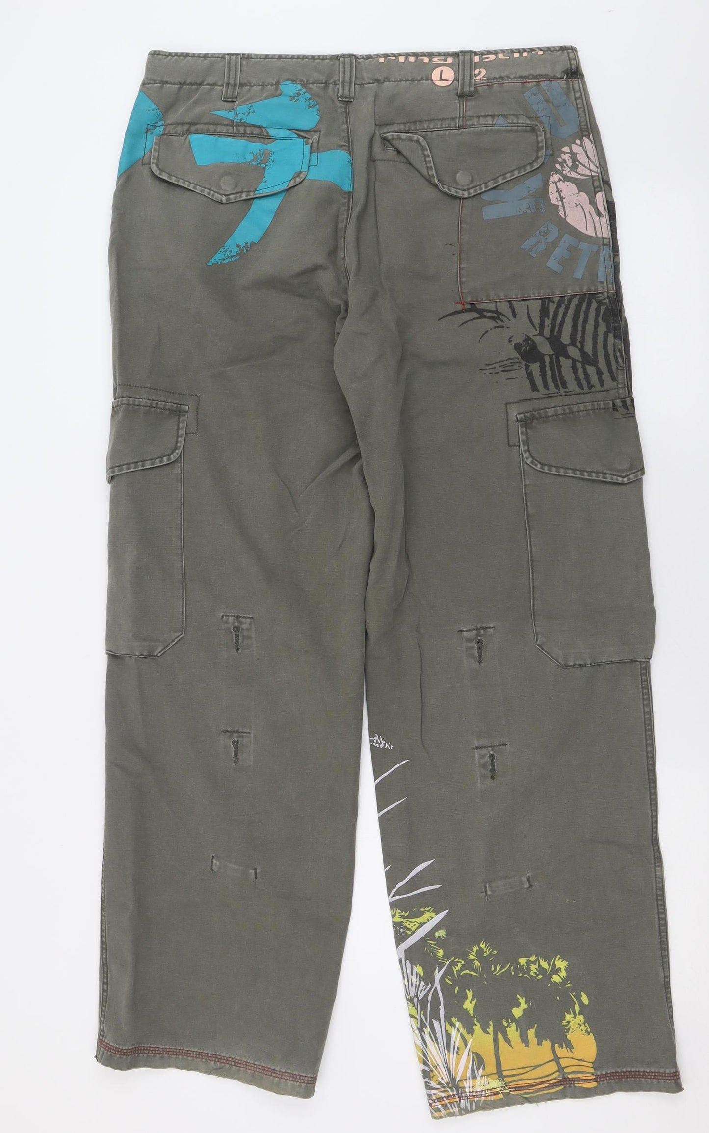 Preworn Mens Green Geometric Polyester Capri Trousers Size 36 L32 in Regular Button