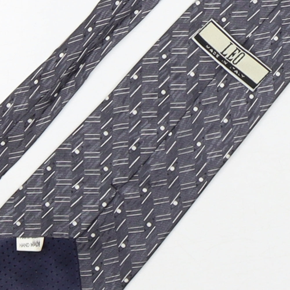 Leo  Mens Grey Geometric Silk Pointed Tie One Size