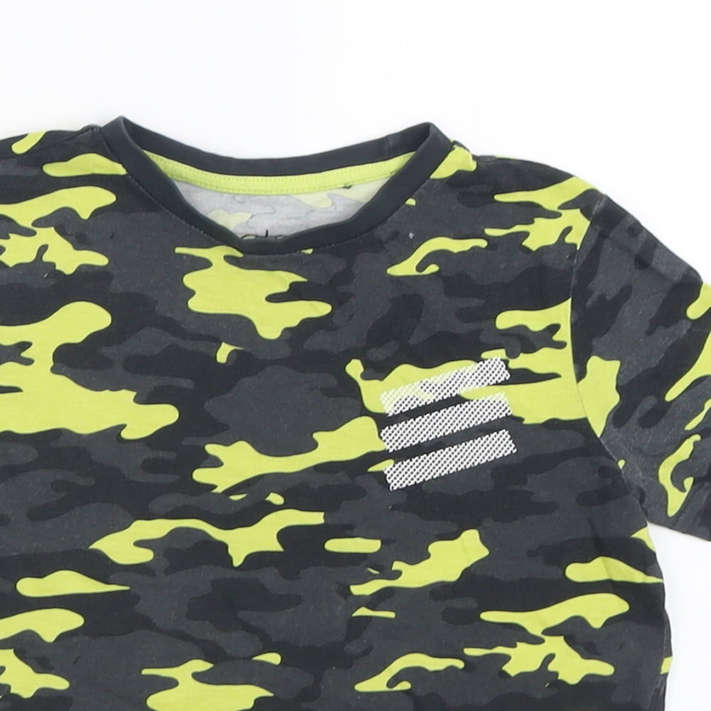 F&F Boys Green Camouflage Cotton Basic T-Shirt Size 5-6 Years Crew Neck Pullover