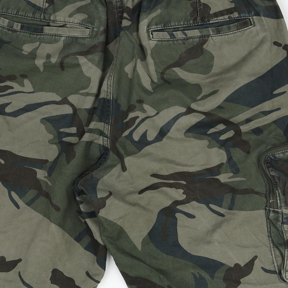 George Mens Green Camouflage Cotton Cargo Shorts Size S L10 in Regular