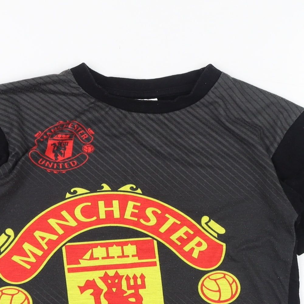 Manchester United Boys Black  Cotton Basic T-Shirt Size 6-7 Years Round Neck Pullover - Manchester United