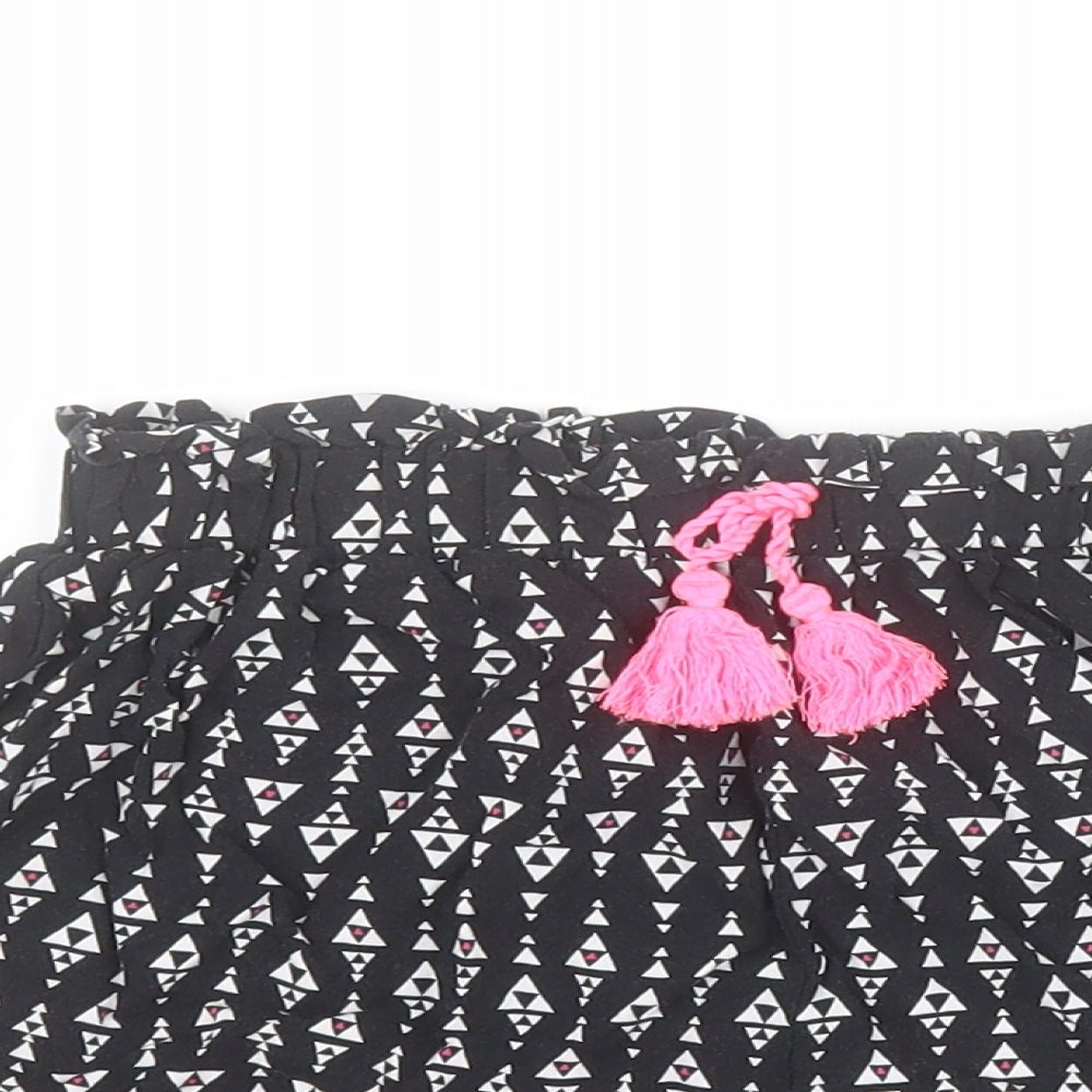 Primark Girls Black Geometric 100% Viscose Sweat Shorts Size 9-10 Years  Regular