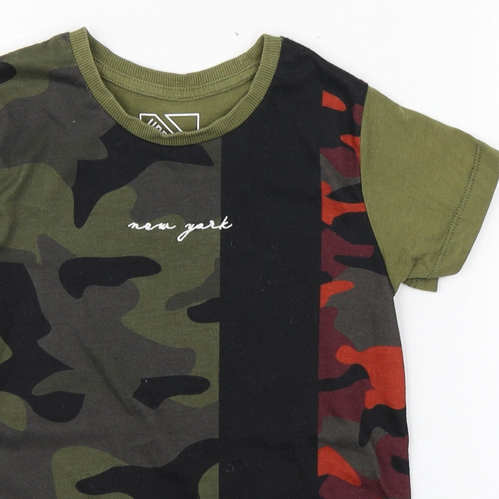 Matalan Boys Green Camouflage Polyester Basic T-Shirt Size 6 Years Round Neck Pullover