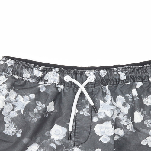 Supply & Demand Womens Grey Floral Polyester Bermuda Shorts Size 10 L10 in Regular Drawstring - Estimated Size