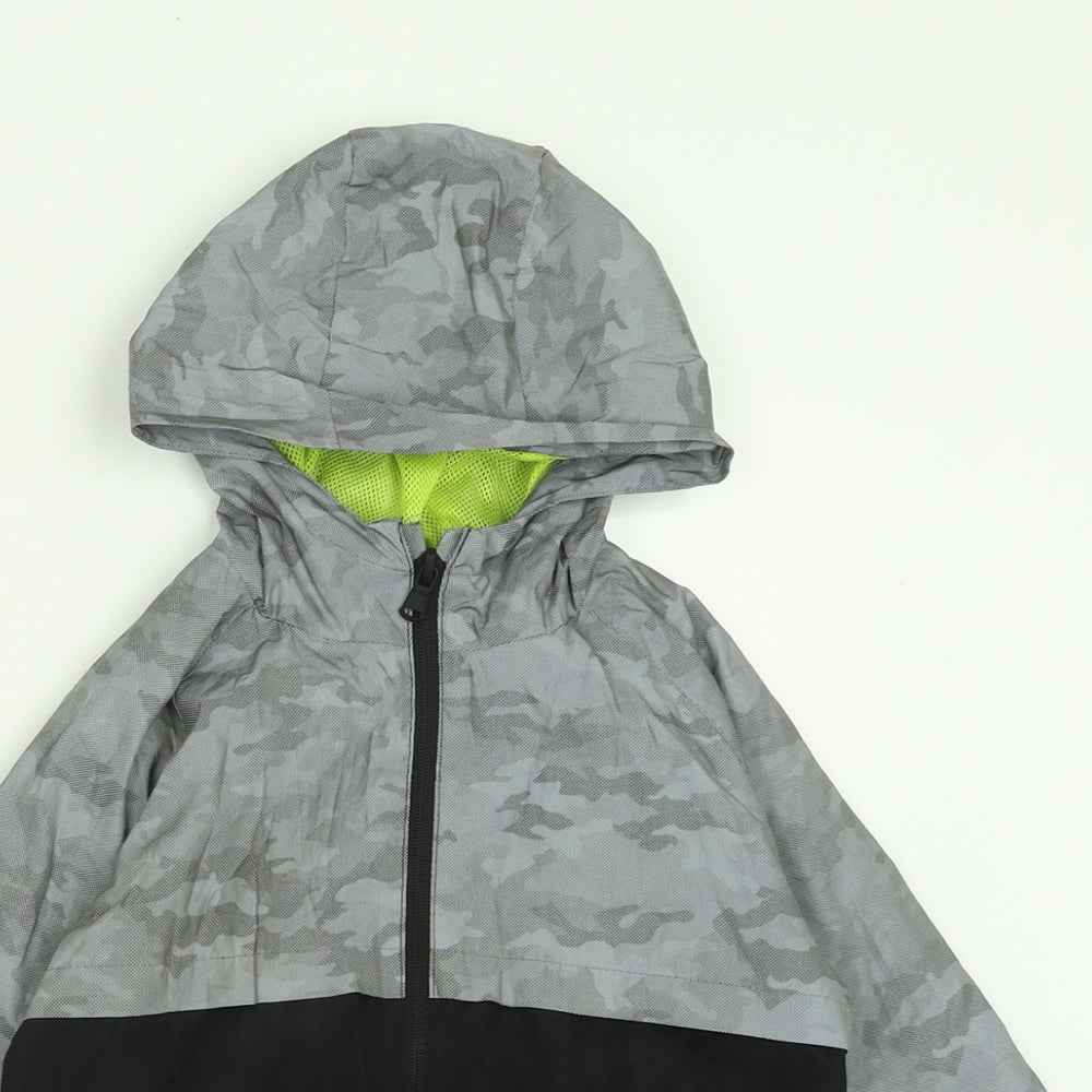 Primark Boys Black Camouflage  Jacket  Size 5-6 Years  Zip