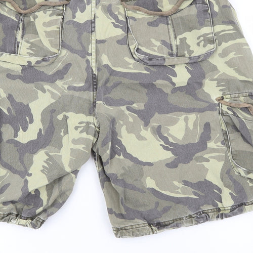 Denim Co Mens Green Camouflage Cotton Cargo Shorts Size 32 in L9 in Regular Button