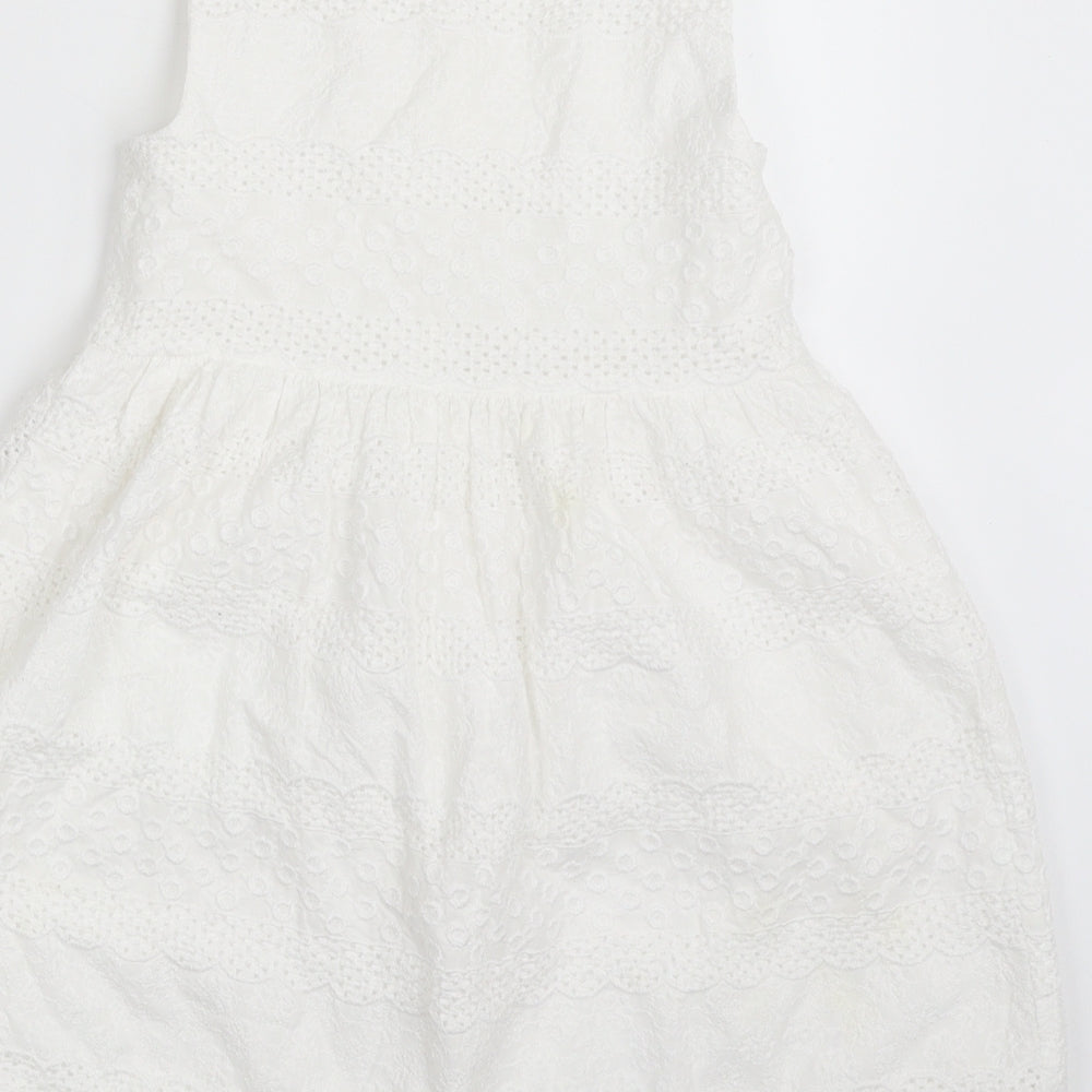 Gap Girls White Floral 100% Cotton Skater Dress  Size 5 Years  Boat Neck Button