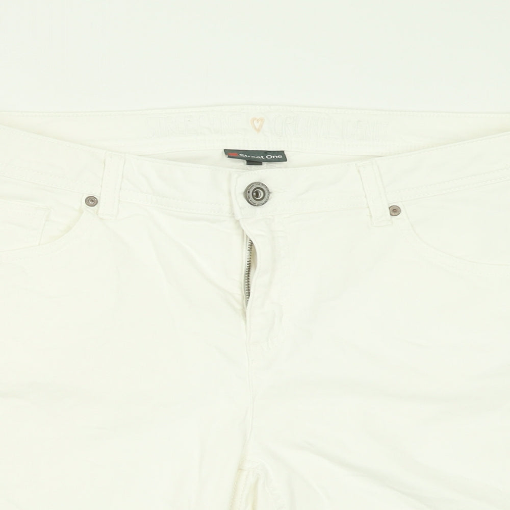 Orlando Mens White  Cotton Bermuda Shorts Size 34 in L8 in Relaxed Button