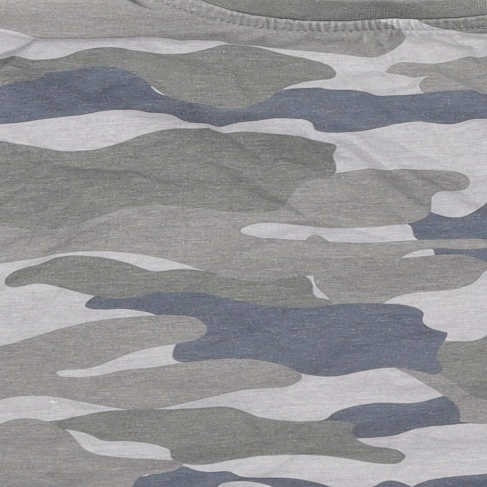 Primark Girls Green Camouflage 100% Cotton Cropped T-Shirt Size 7-8 Years Round Neck Pullover - Brooklyn