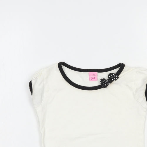 Adams Girls White  Cotton Basic T-Shirt Size 5 Years Boat Neck Pullover