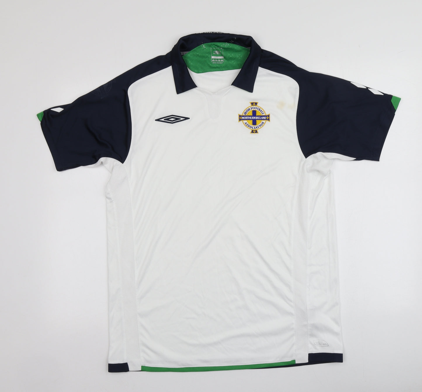 Umbro Mens White  Polyester  T-Shirt Size M Round Neck  - Northern Ireland Irish Football