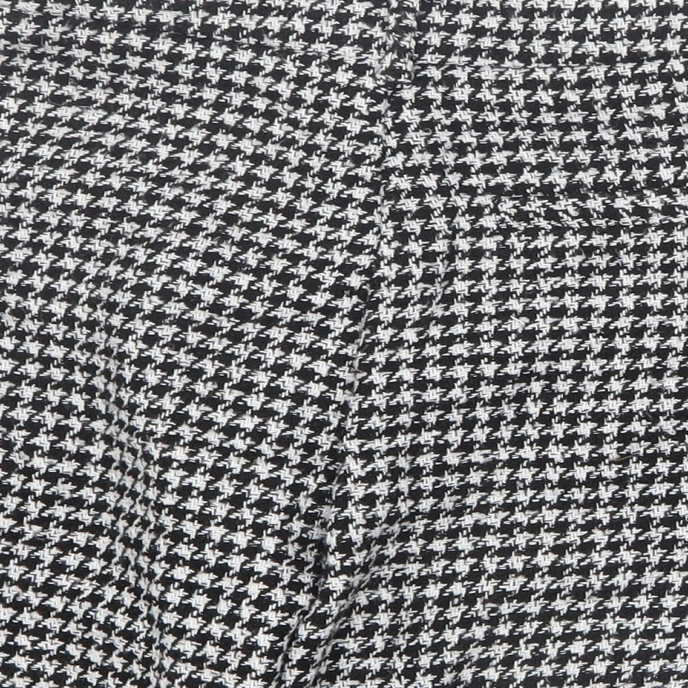 New Look Womens Black Houndstooth Polyester Paperbag Shorts Size 8 L5 in Regular Zip