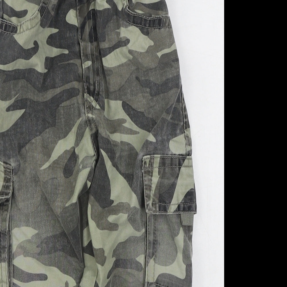 Preworn Boys Green Camouflage Cotton Cargo Trousers Size 4 Years  Regular