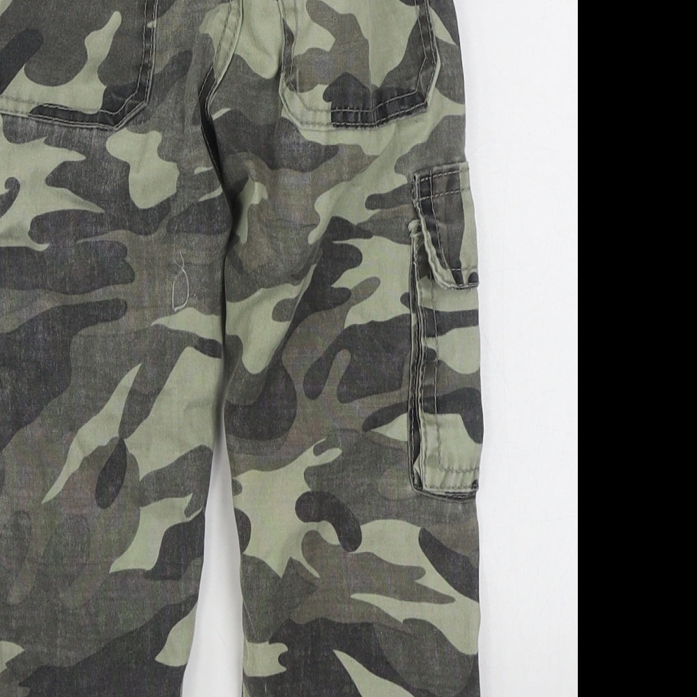 Preworn Boys Green Camouflage Cotton Cargo Trousers Size 4 Years  Regular