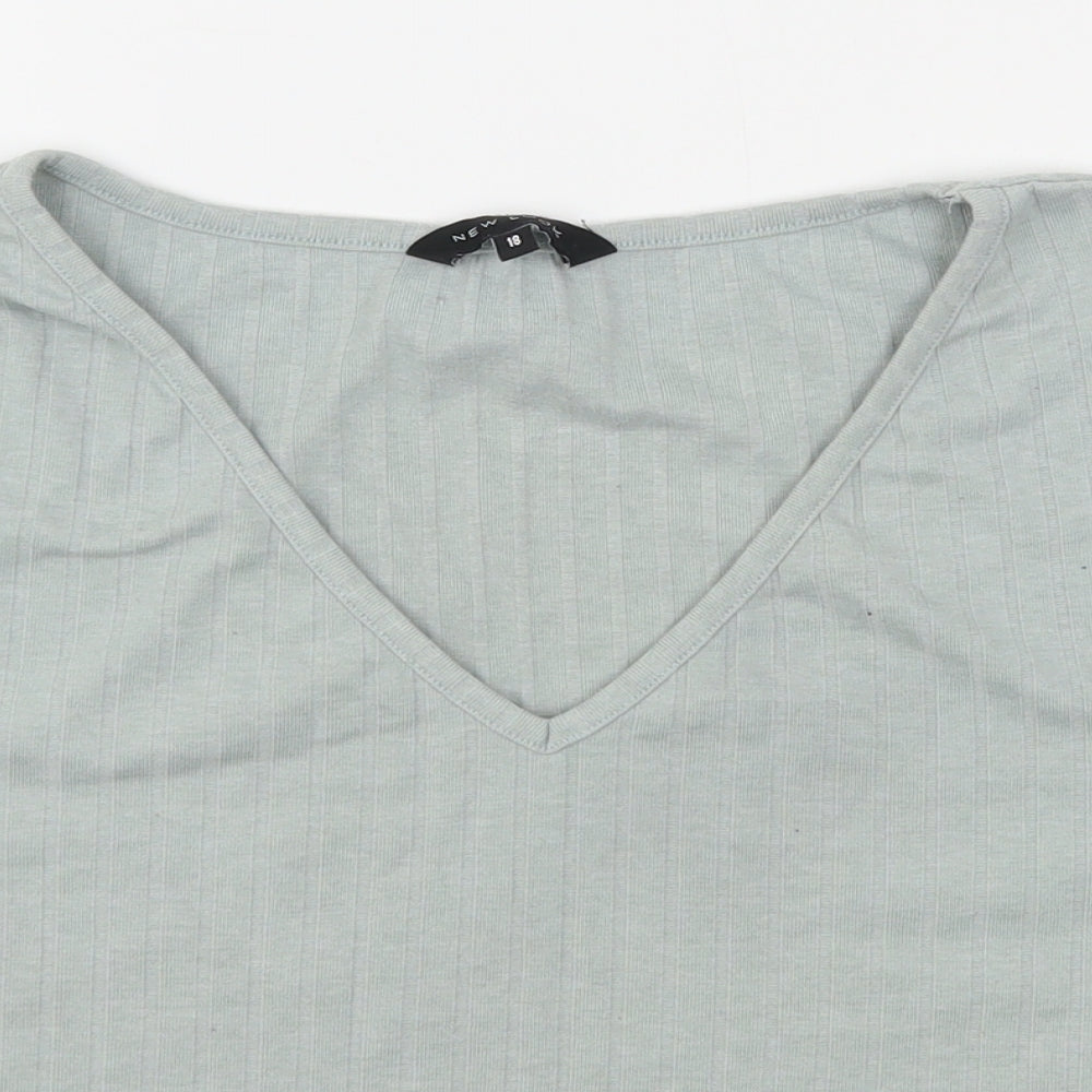 New Look Womens Green  Polyester Cropped T-Shirt Size 18 V-Neck