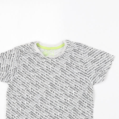 Matalan Boys White Geometric Cotton Basic T-Shirt Size 8 Years Round Neck  - New York City