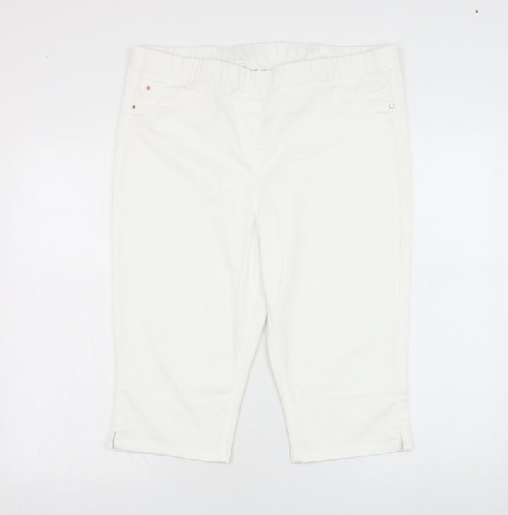 Preworn Womens White  Polyester Bermuda Shorts Size 36 in L15 in Regular Pull On