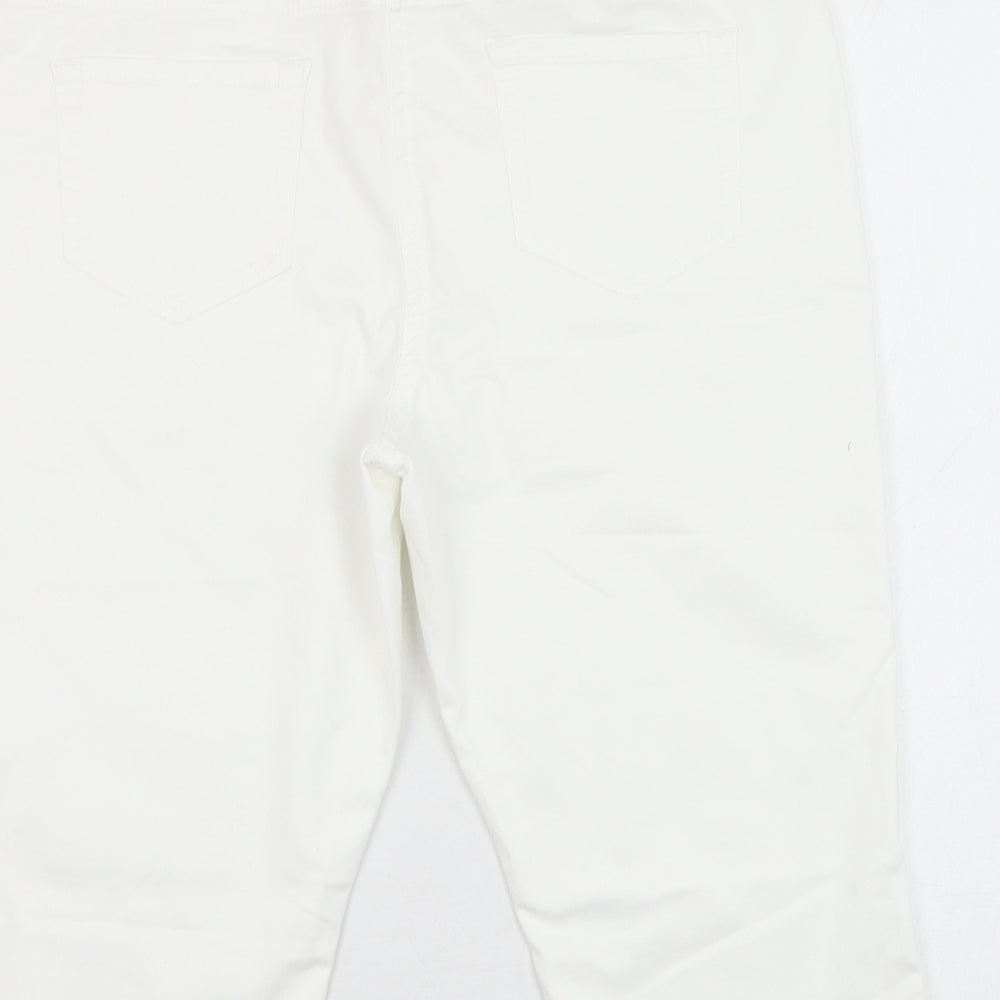 Preworn Womens White  Polyester Bermuda Shorts Size 36 in L15 in Regular Pull On