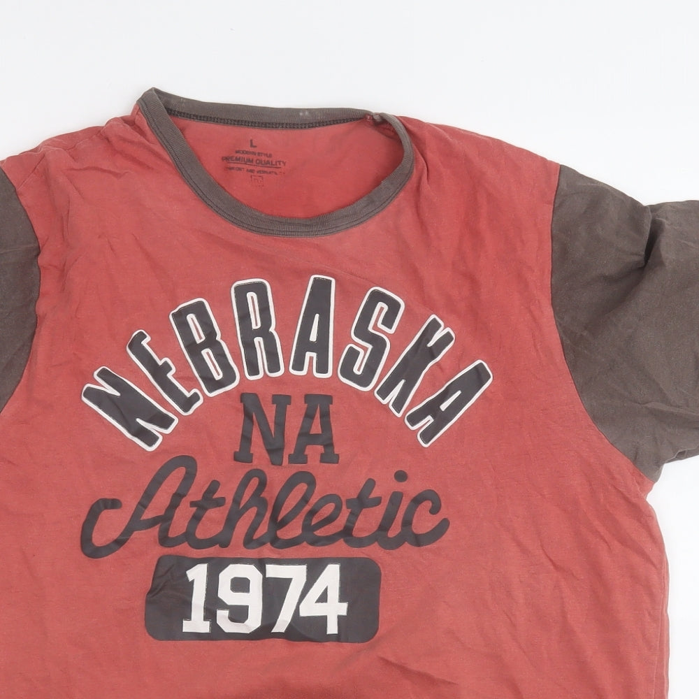 TU Mens Red  Polyester  T-Shirt Size L Round Neck