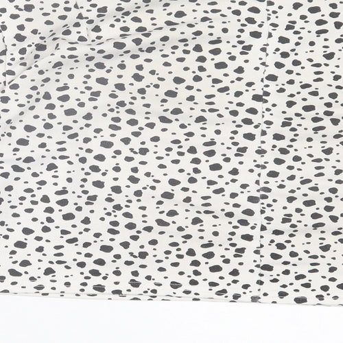 PRETTYLITTLETHING Womens White Animal Print Polyester Cropped T-Shirt Size 8 Crew Neck