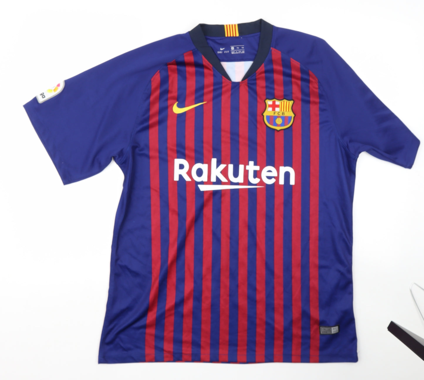 nice Mens Blue  Polyester  T-Shirt Size XL V-Neck  - Barcelona
