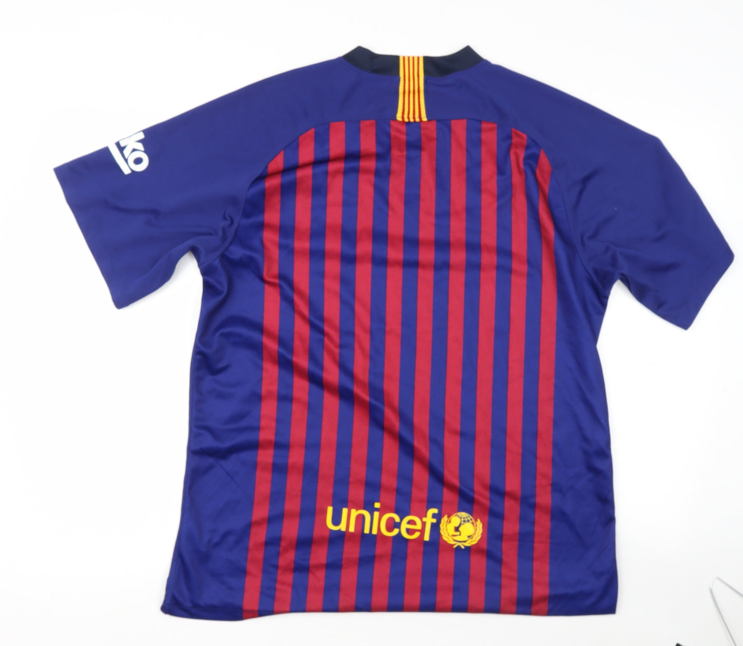 nice Mens Blue  Polyester  T-Shirt Size XL V-Neck  - Barcelona
