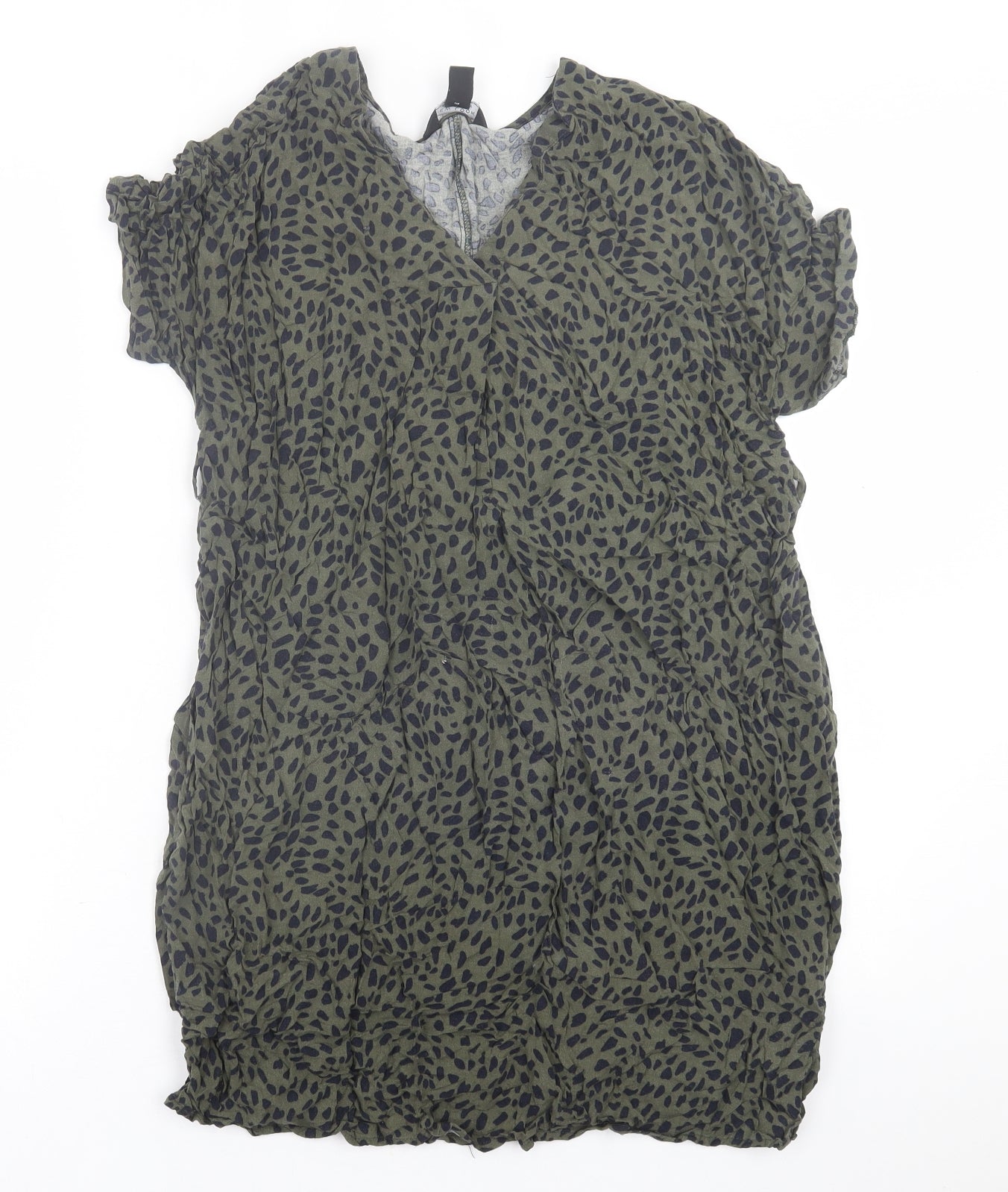 New Look Womens Green Animal Print Viscose A-Line  Size 8  V-Neck Pullover