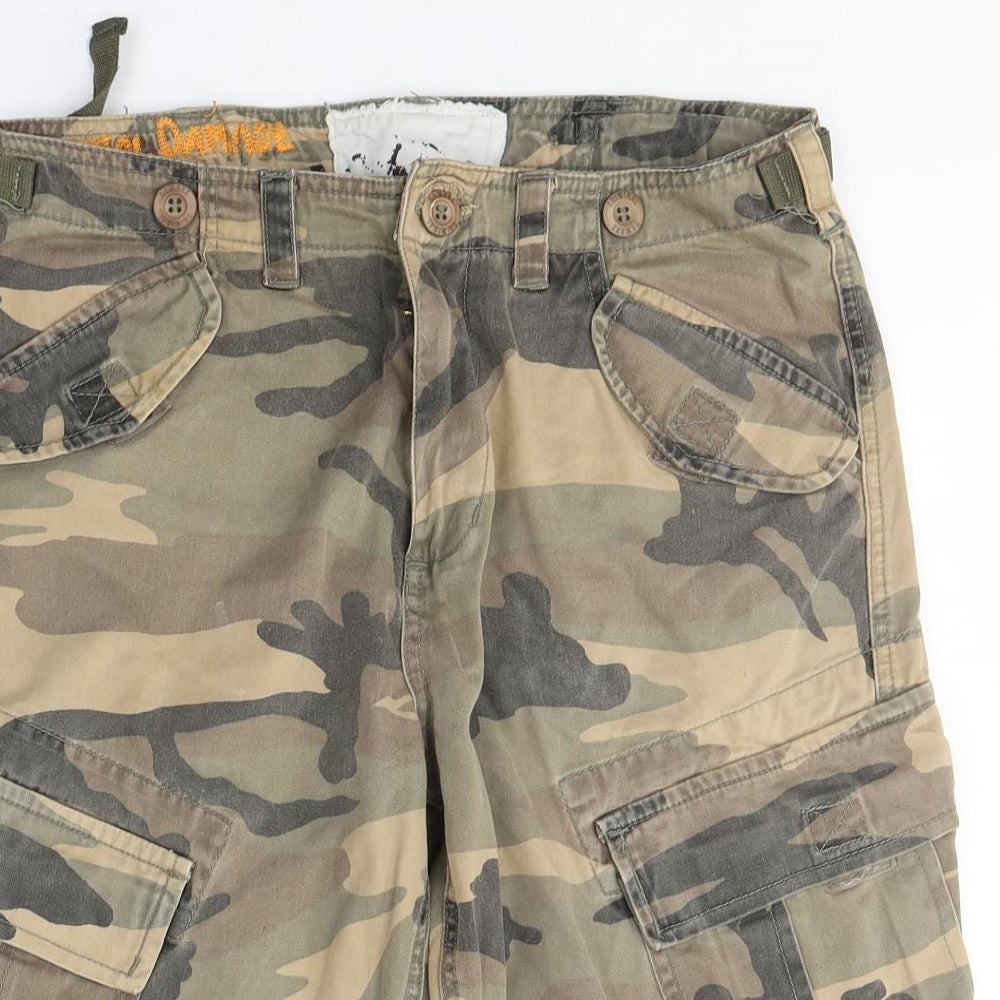 Chunk Mens Green Camouflage Cotton Cargo Shorts Size 30 L12 in Regular Button