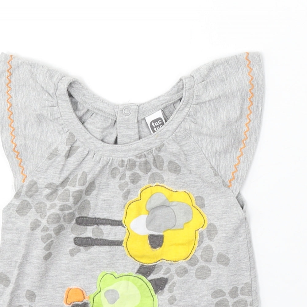 TucTuc Girls Grey  Cotton Basic T-Shirt Size 2 Years Round Neck