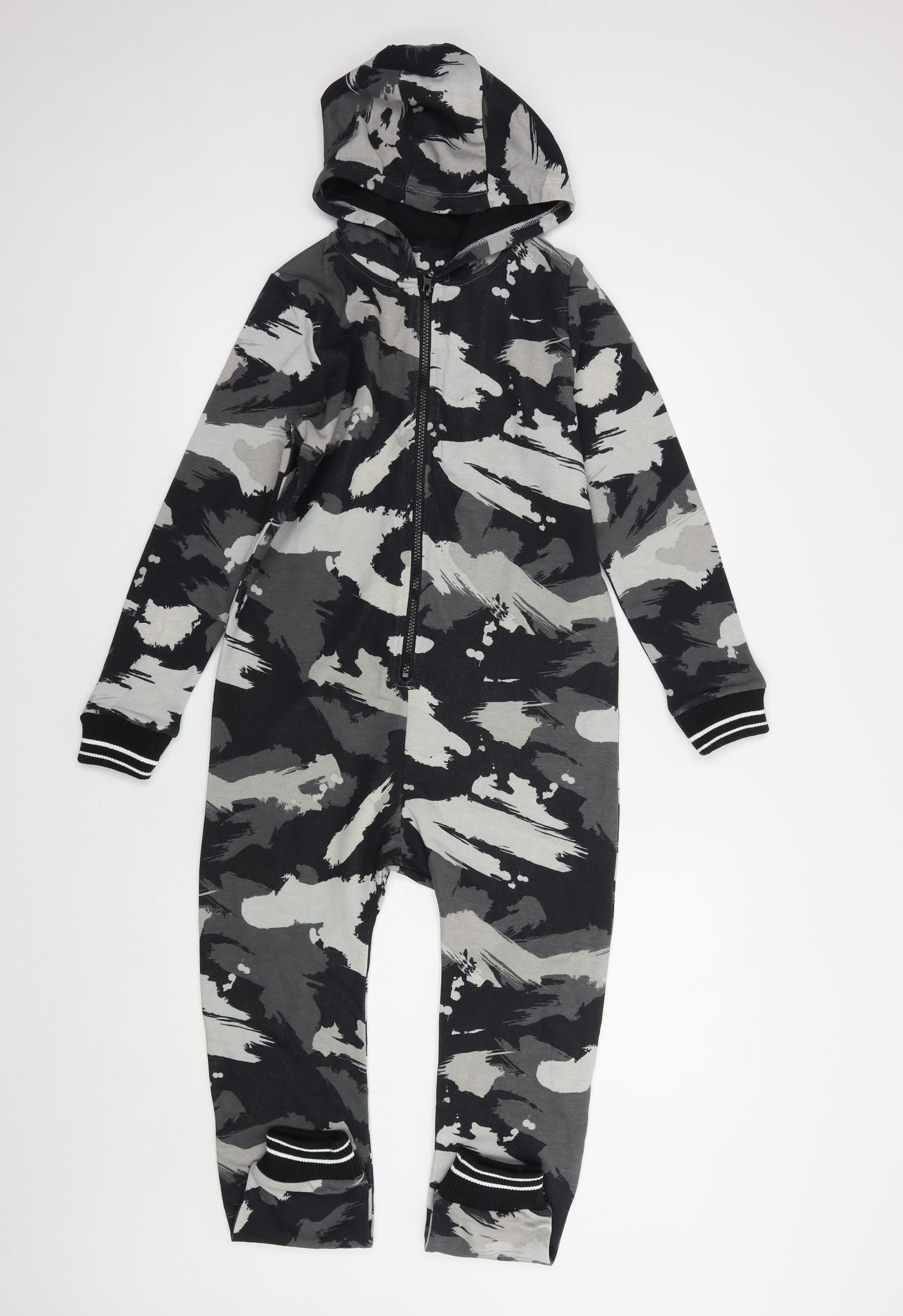 Matalan Boys Grey Camouflage Cotton  Bodysuit Size 10 Years  Zip - Onesie