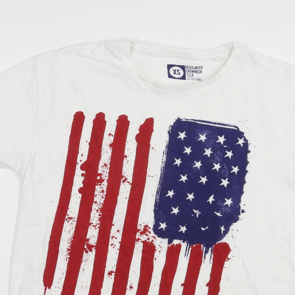 Cedarwood State Mens White  Cotton  T-Shirt Size XS Crew Neck  - Flag