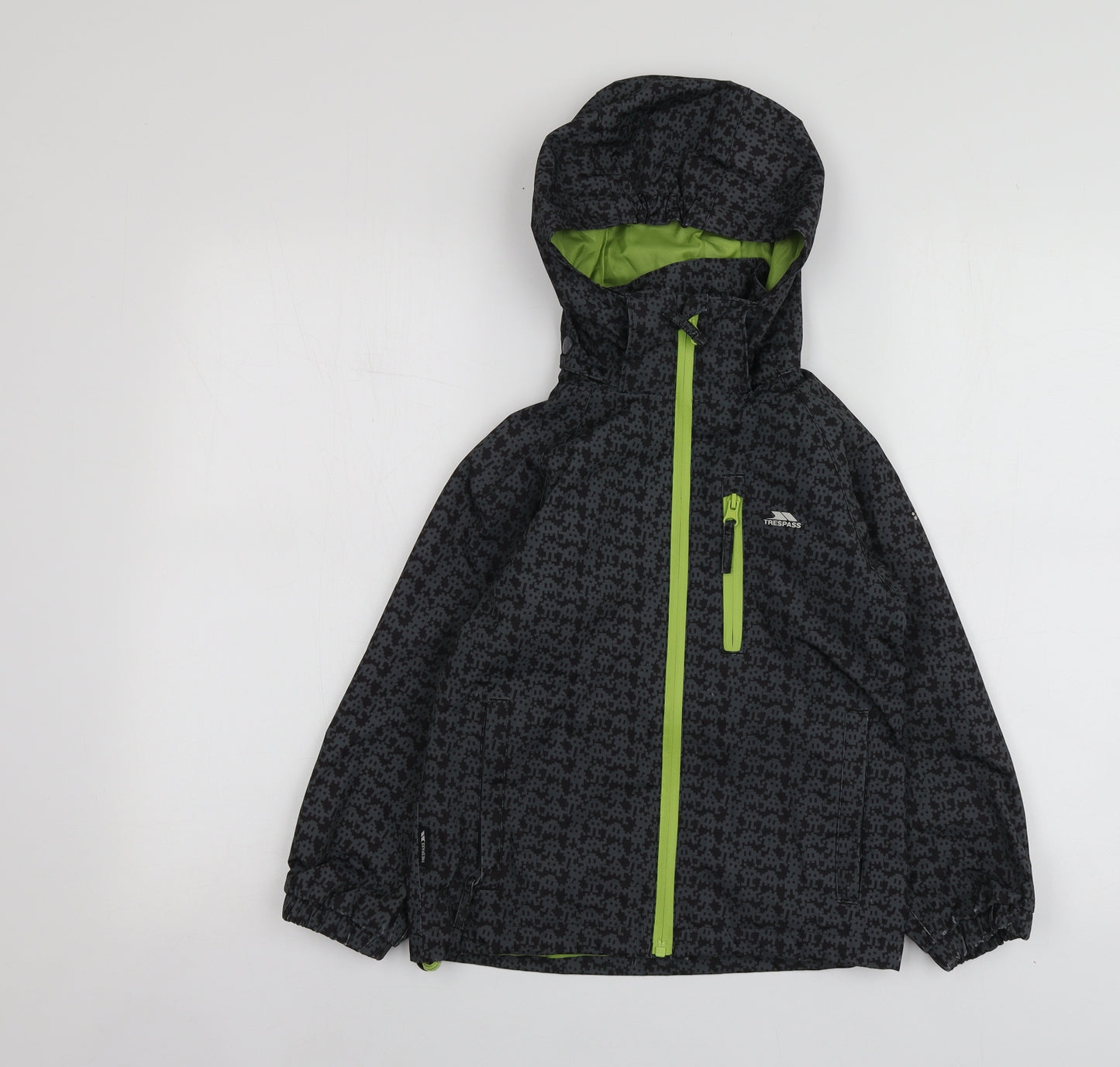 Trespass Boys Grey Geometric  Rain Coat Jacket Size 5-6 Years