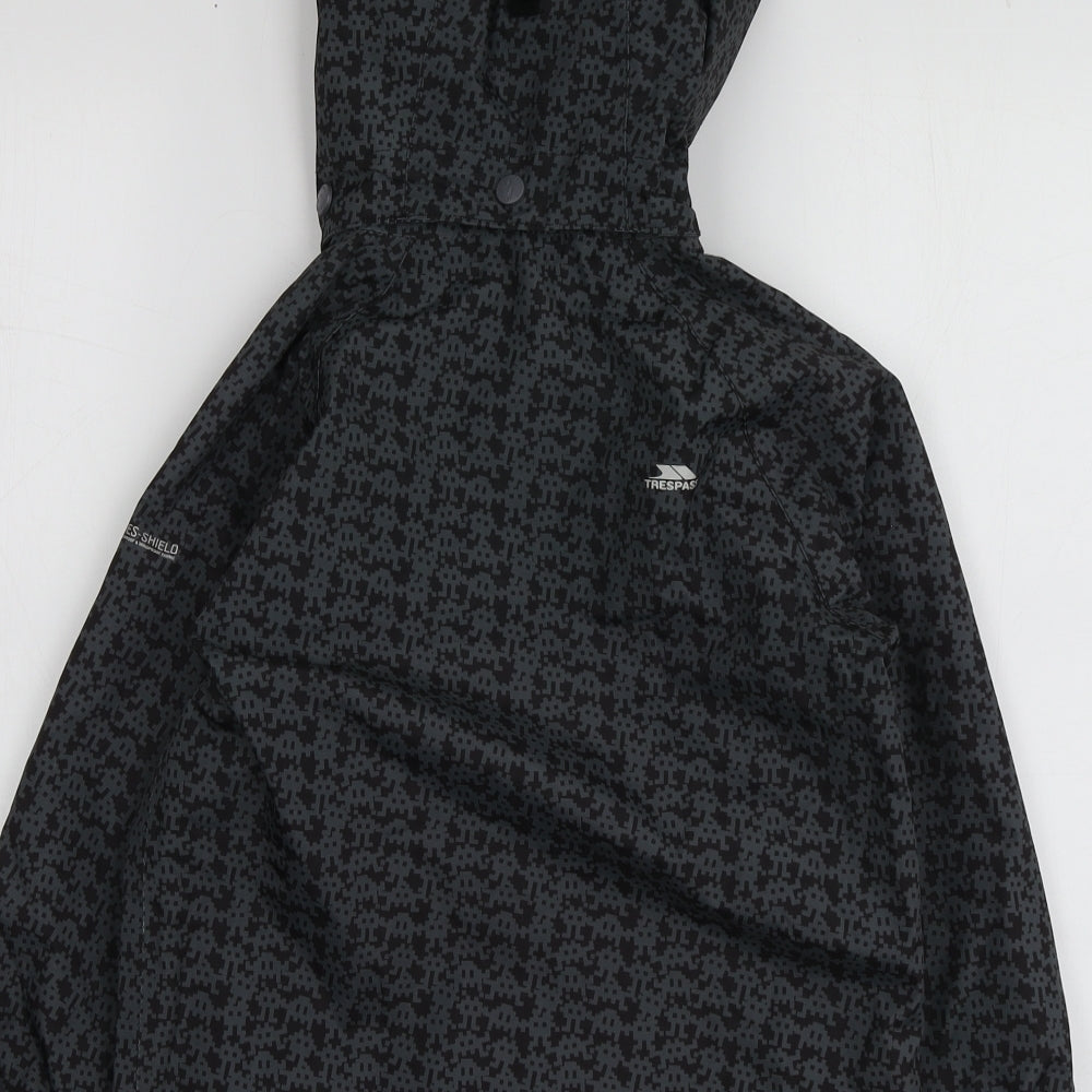 Trespass Boys Grey Geometric  Rain Coat Jacket Size 5-6 Years