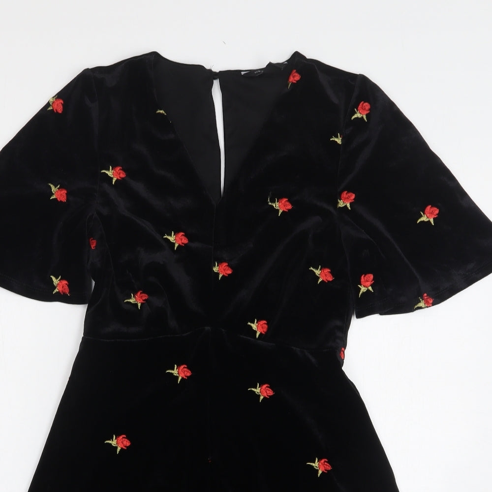 New Look Womens Black Floral Polyester A-Line  Size 8  V-Neck