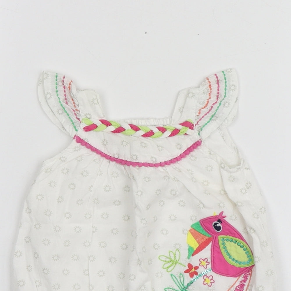 M&Co Girls White Geometric Cotton Basic T-Shirt Size 0-3 Months Round Neck