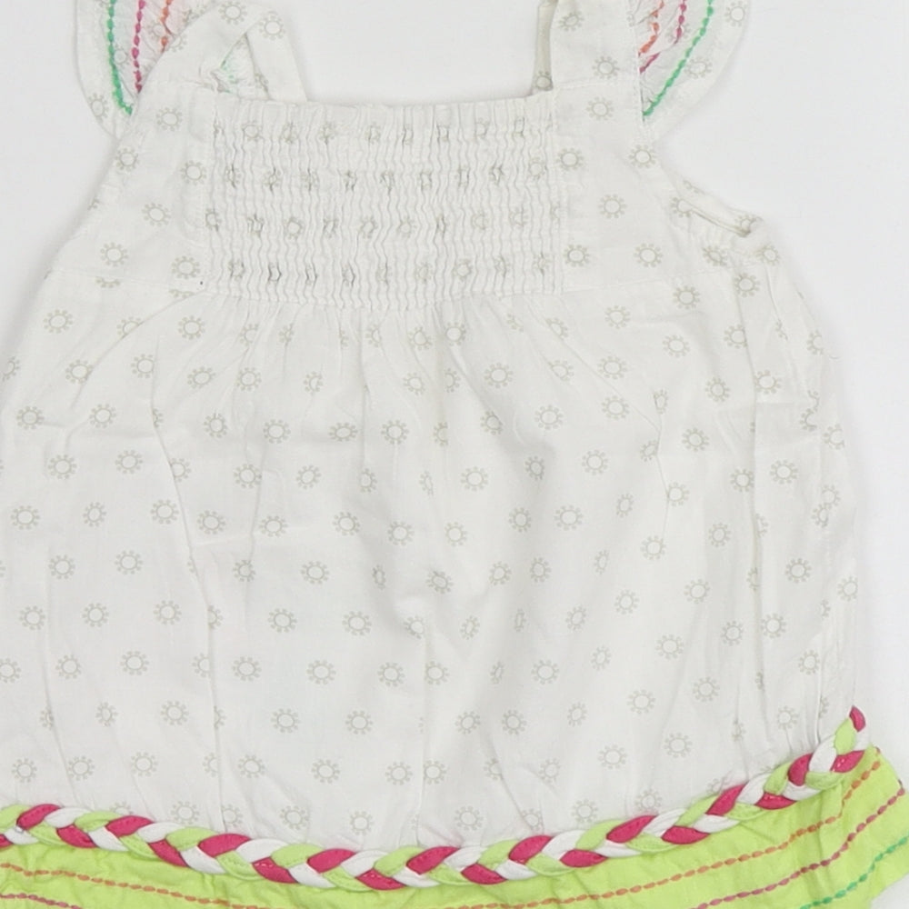 M&Co Girls White Geometric Cotton Basic T-Shirt Size 0-3 Months Round Neck