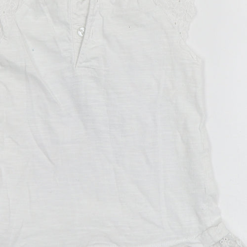 Dunnes Stores Girls White Geometric Cotton Basic T-Shirt Size 12-18 Months Round Neck