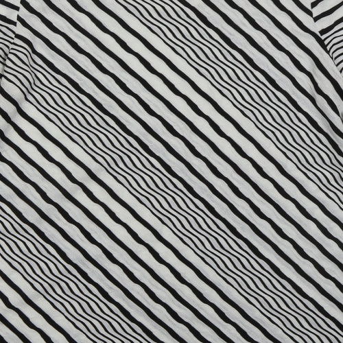 Soon Womens White Striped Polyester Basic T-Shirt Size 14 Round Neck - Black and White