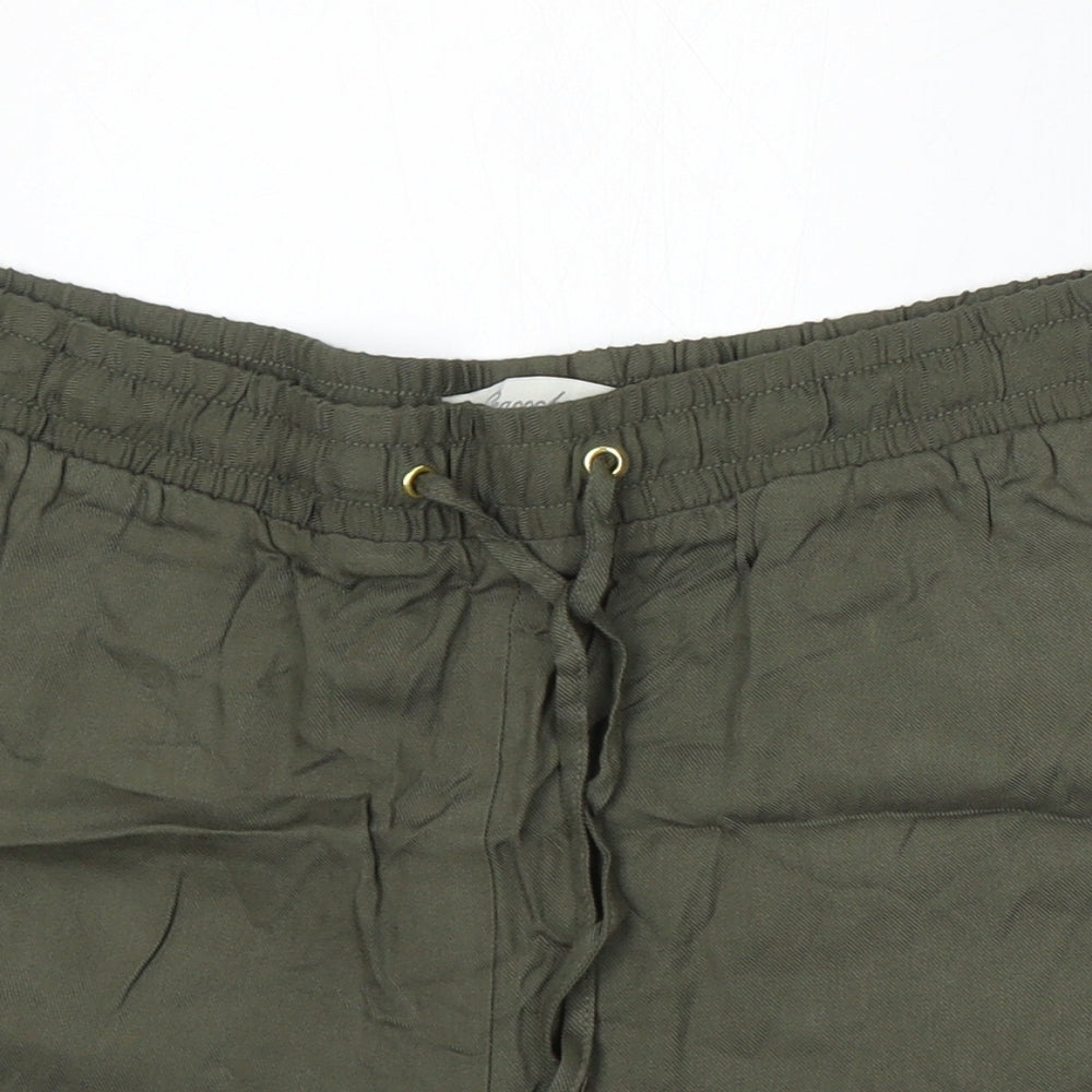 Peacocks Womens Green Viscose Bermuda Shorts Size 12 L3 in Regular