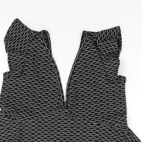 GUESS Womens Black Geometric Polyester Jersey T-Shirt Size 8 V-Neck