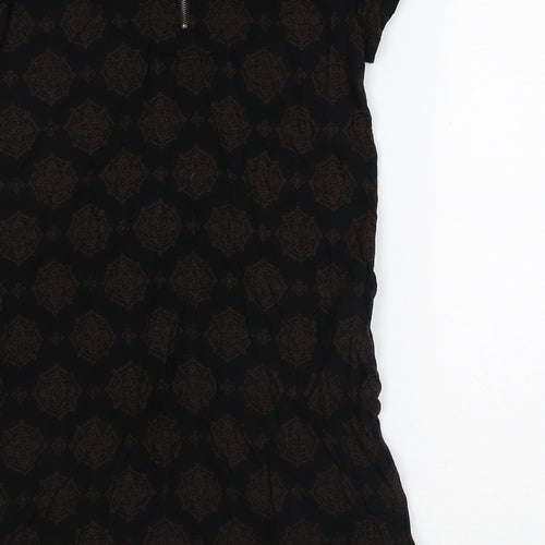 Preworn Womens Black Geometric Polyester Tunic T-Shirt Size M Round Neck