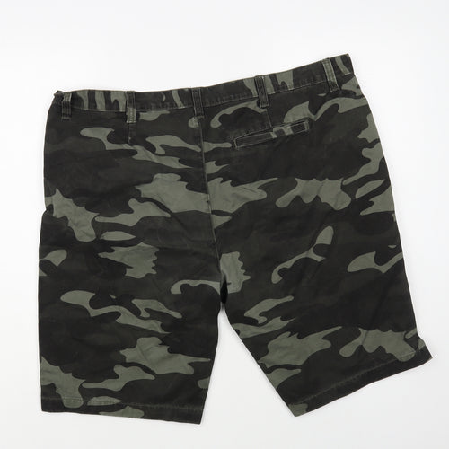 Cedarwood State Mens Green Camouflage Cotton Chino Shorts Size 40 in L11 in Regular Button