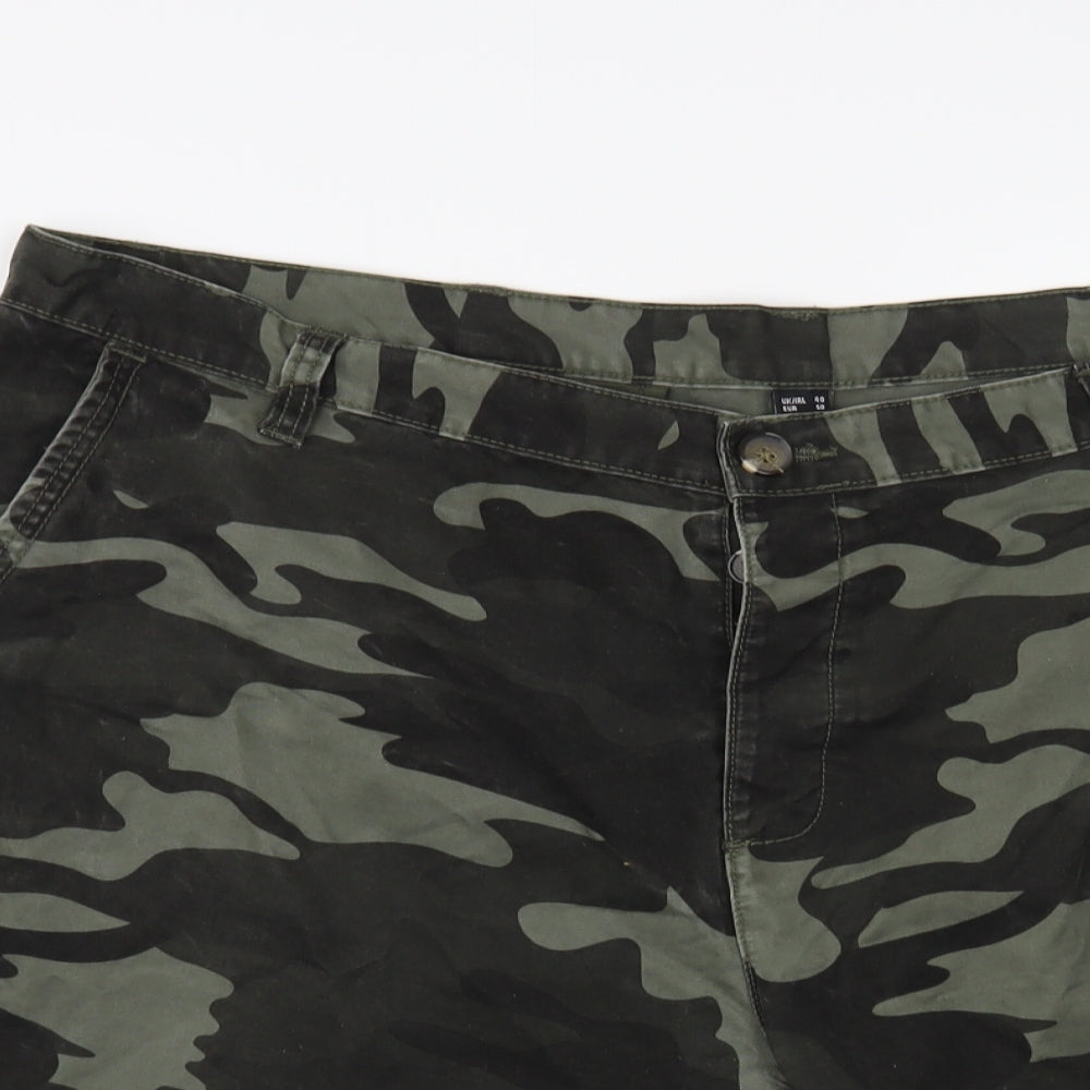 Cedarwood State Mens Green Camouflage Cotton Chino Shorts Size 40 in L11 in Regular Button