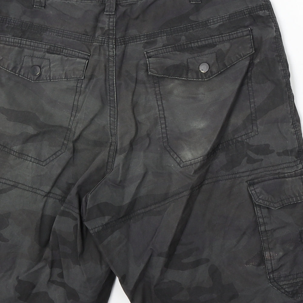 George Mens Green Camouflage Cotton Cargo Shorts Size 34 L8 in Regular Zip